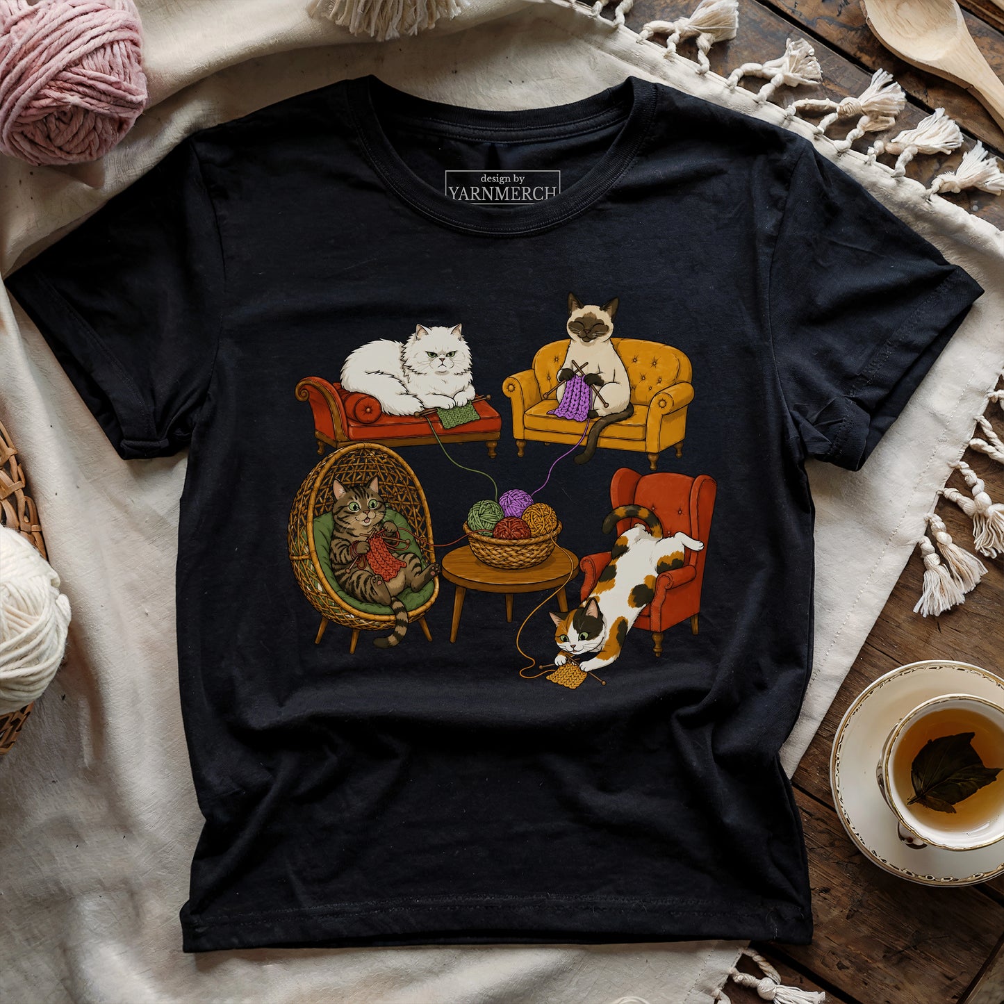 Knitting Cat Com T-shirt