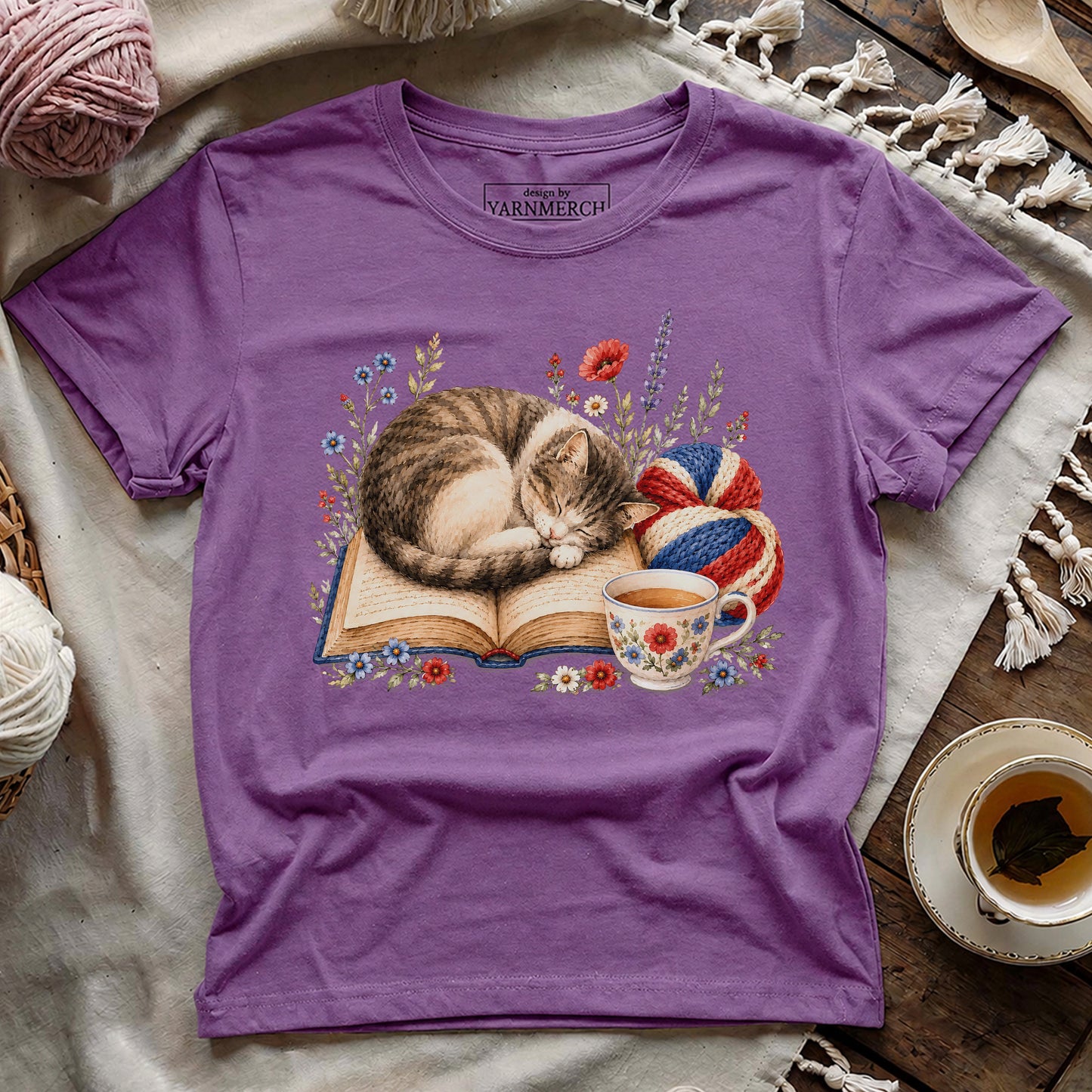 Cat, Yarn & America T-shirt