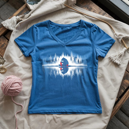 Bear Knitting Reflection Lady V-neck
