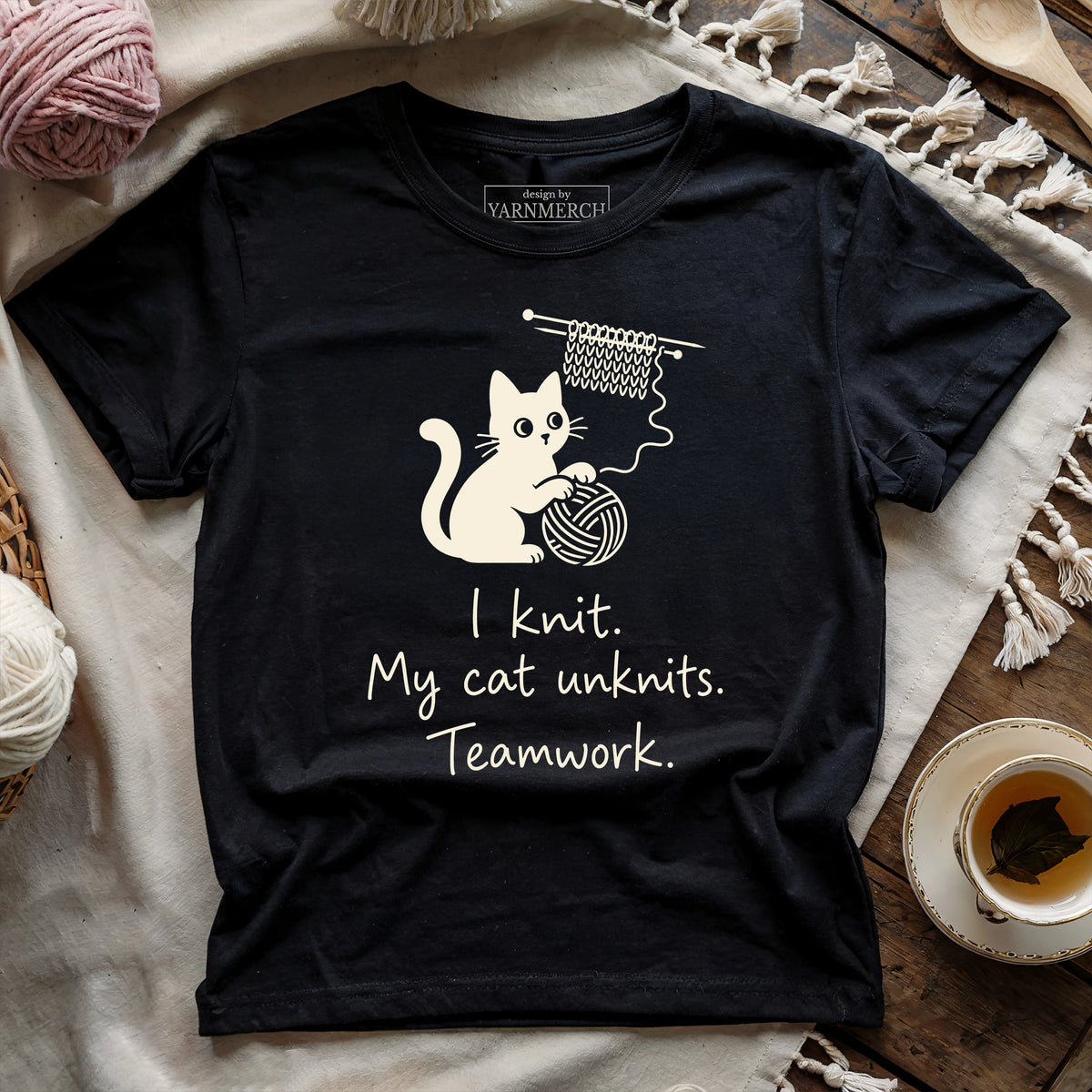 I Knit. My Cat Unknits. Teamwork. T-shirt